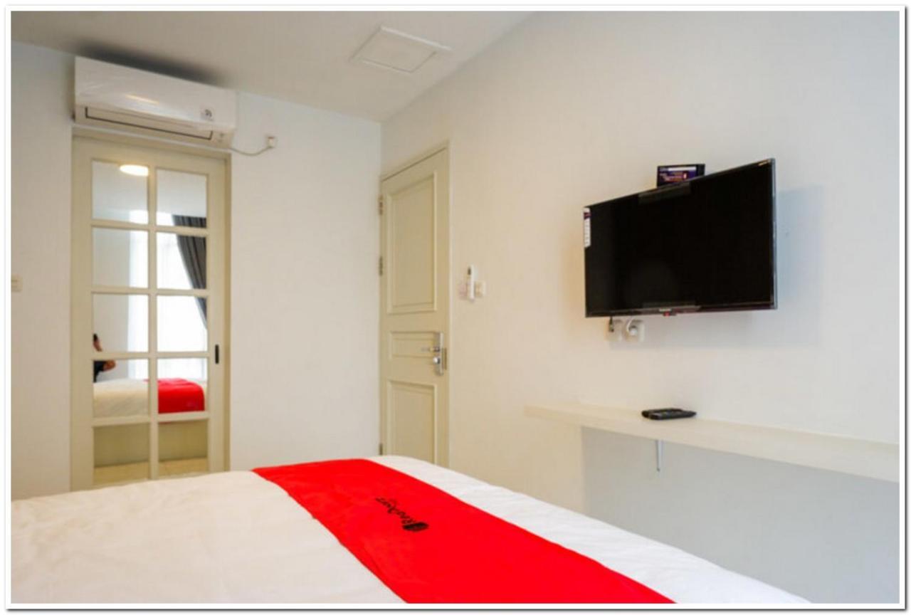 Reddoorz Plus @ Madukoro Raya Semarang Exteriör bild