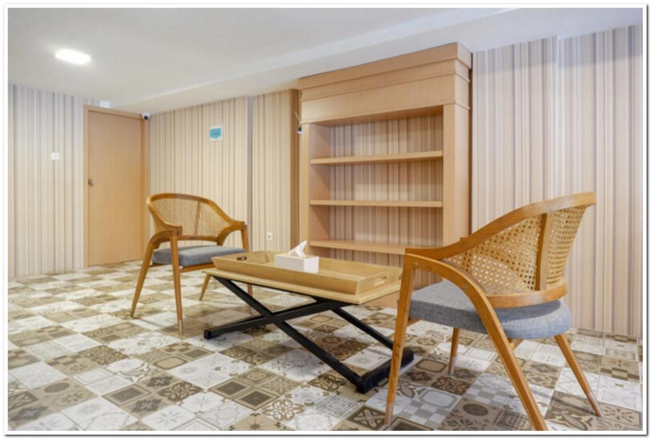 Reddoorz Plus @ Madukoro Raya Semarang Exteriör bild
