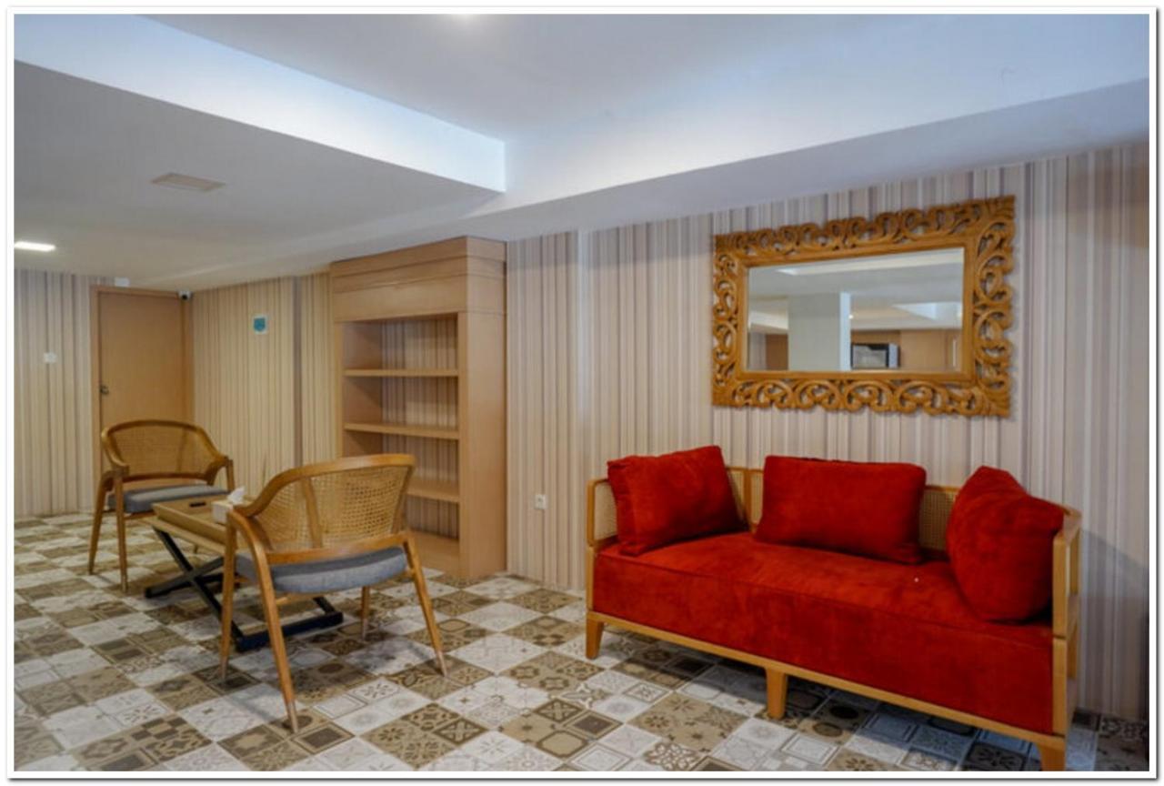 Reddoorz Plus @ Madukoro Raya Semarang Exteriör bild
